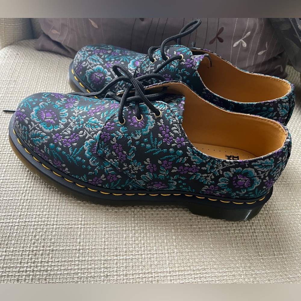 NEW - Dr. Martens Stylish Jacquard Unisex